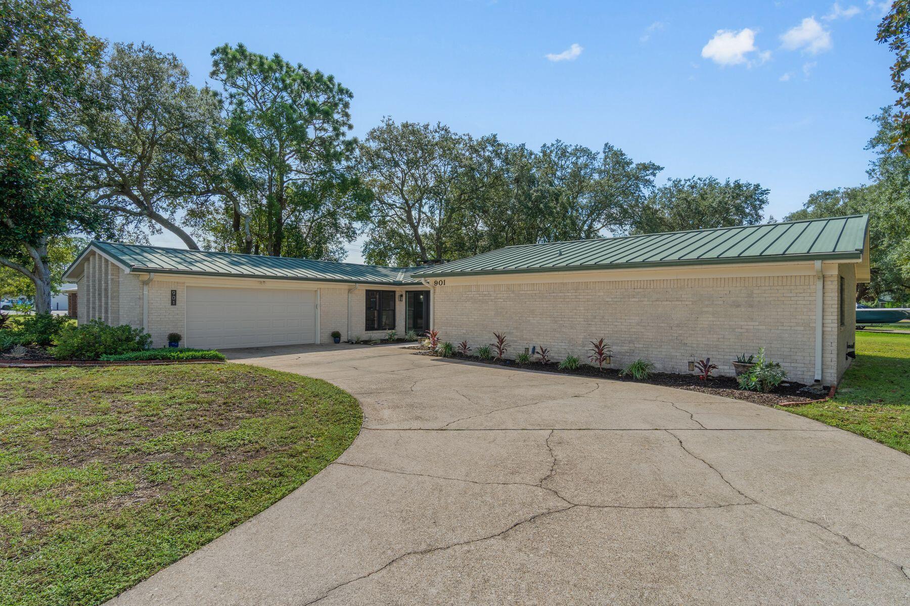 901 Valparaiso Boulevard