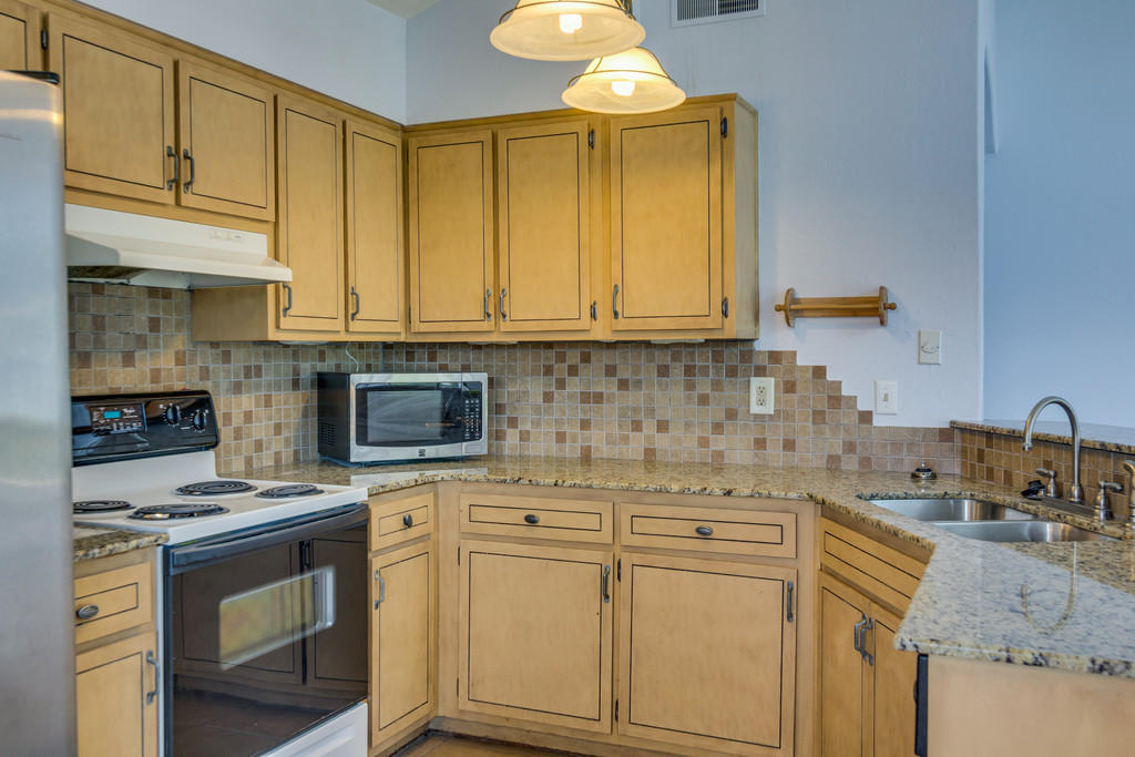 HOLLEY BY THE SEA - Residential