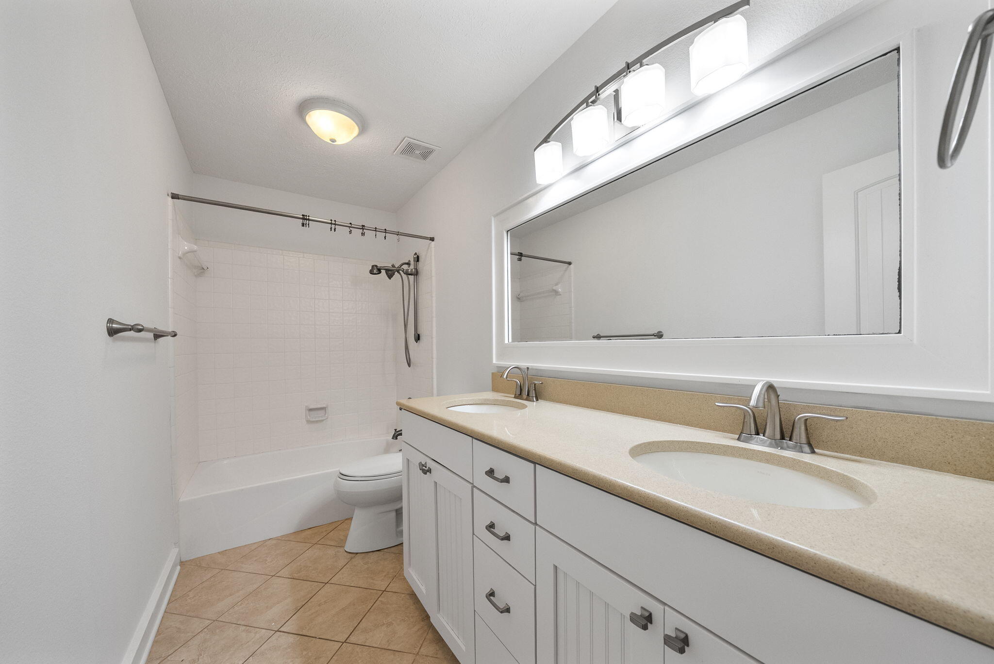 VENETIAN VILLA - Residential