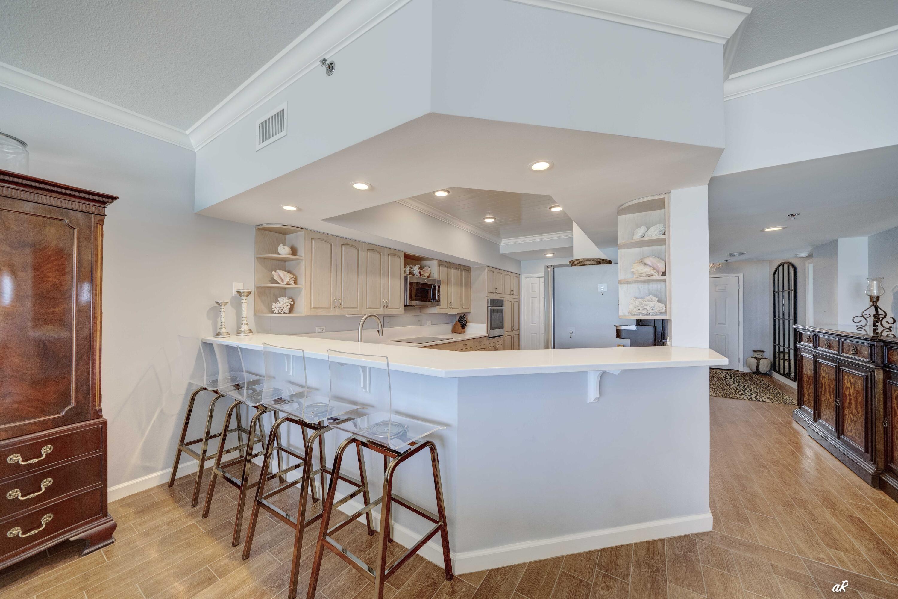 SUMMERWINDS CONDO - Residential