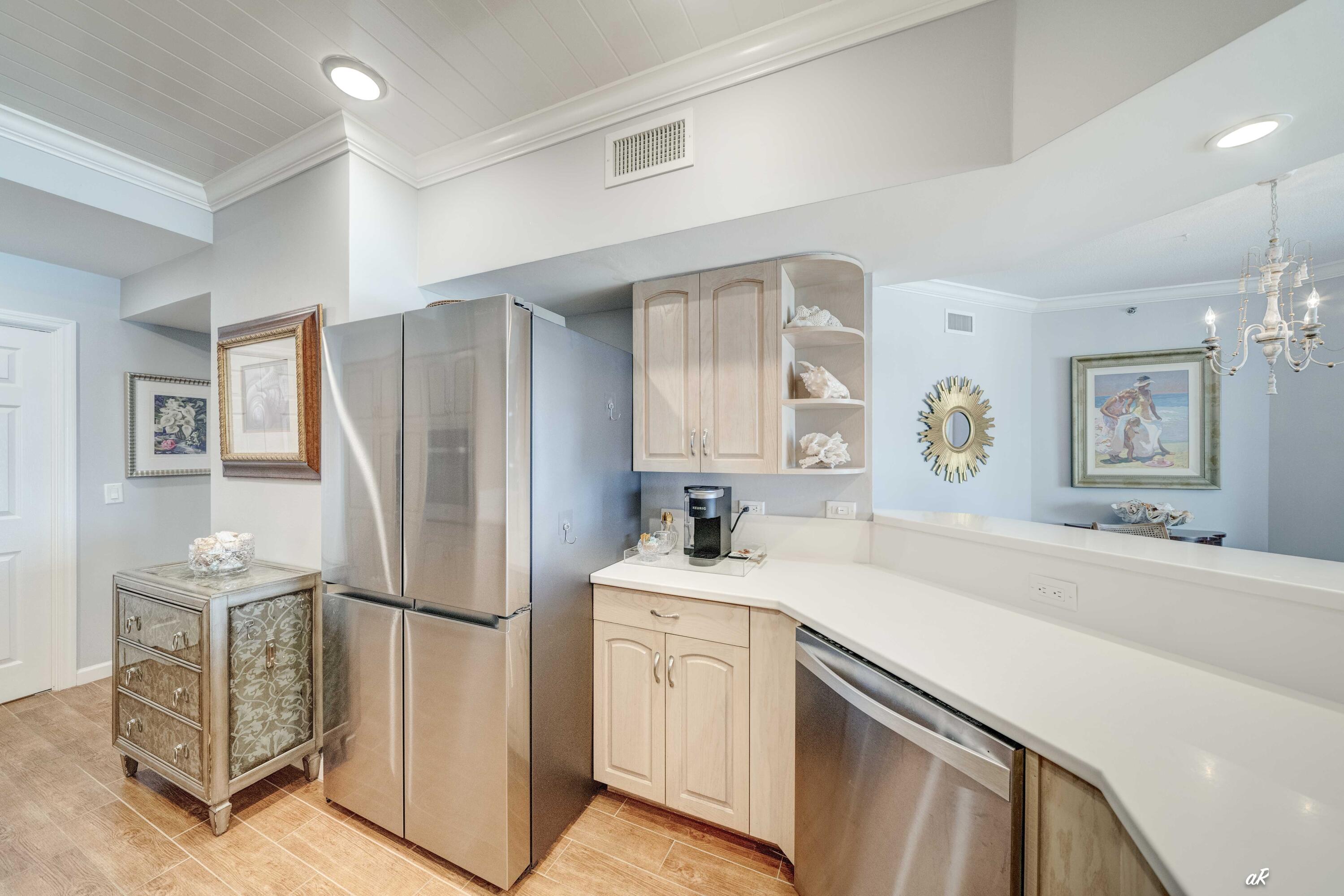 SUMMERWINDS CONDO - Residential