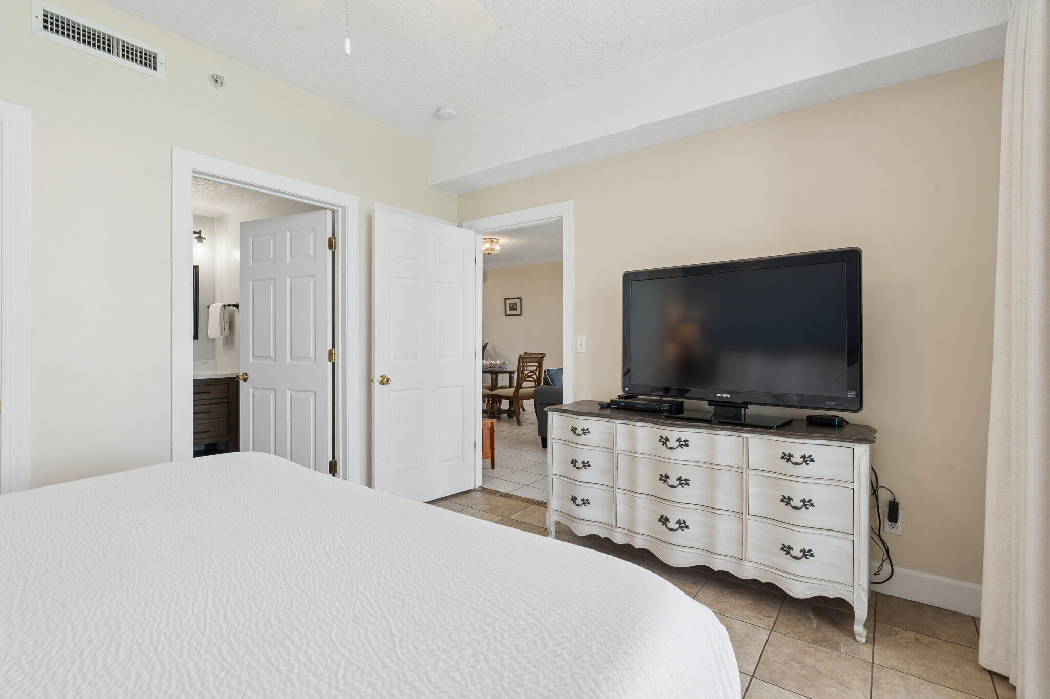 Twin Palms Resort - Residential