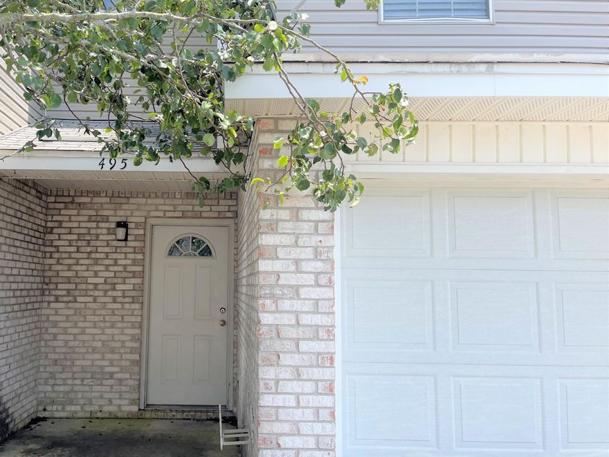 2 Story 2 bed 2 1/2 bath townhome nestled on a quiet private road close to Hurlburt Field and Hwy 98.  Spacious bedrooms with private bathrooms in each bedroom and lots of closet space. Small maintenance free back yard area. Pet walk and Nature Trail area at end of street. Single car garage.