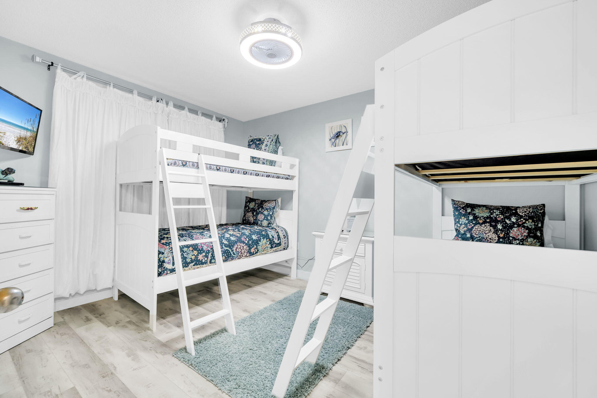 The Palms Condo - Residential