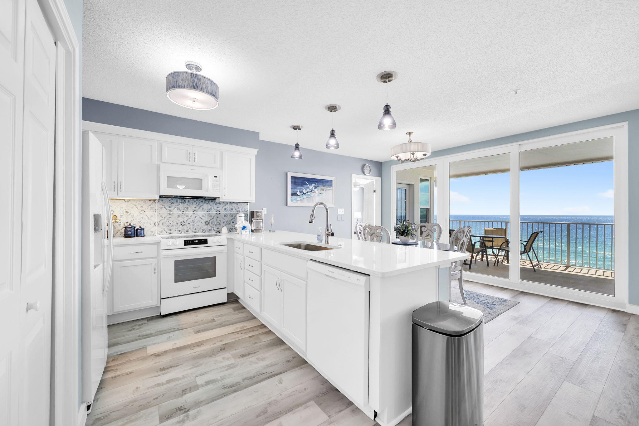 The Palms Condo - Residential