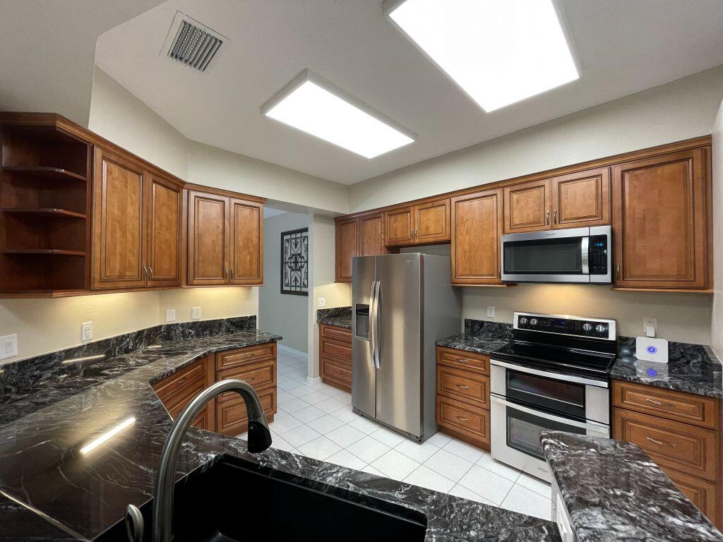 Royal Highlands 55+ Community - Residential