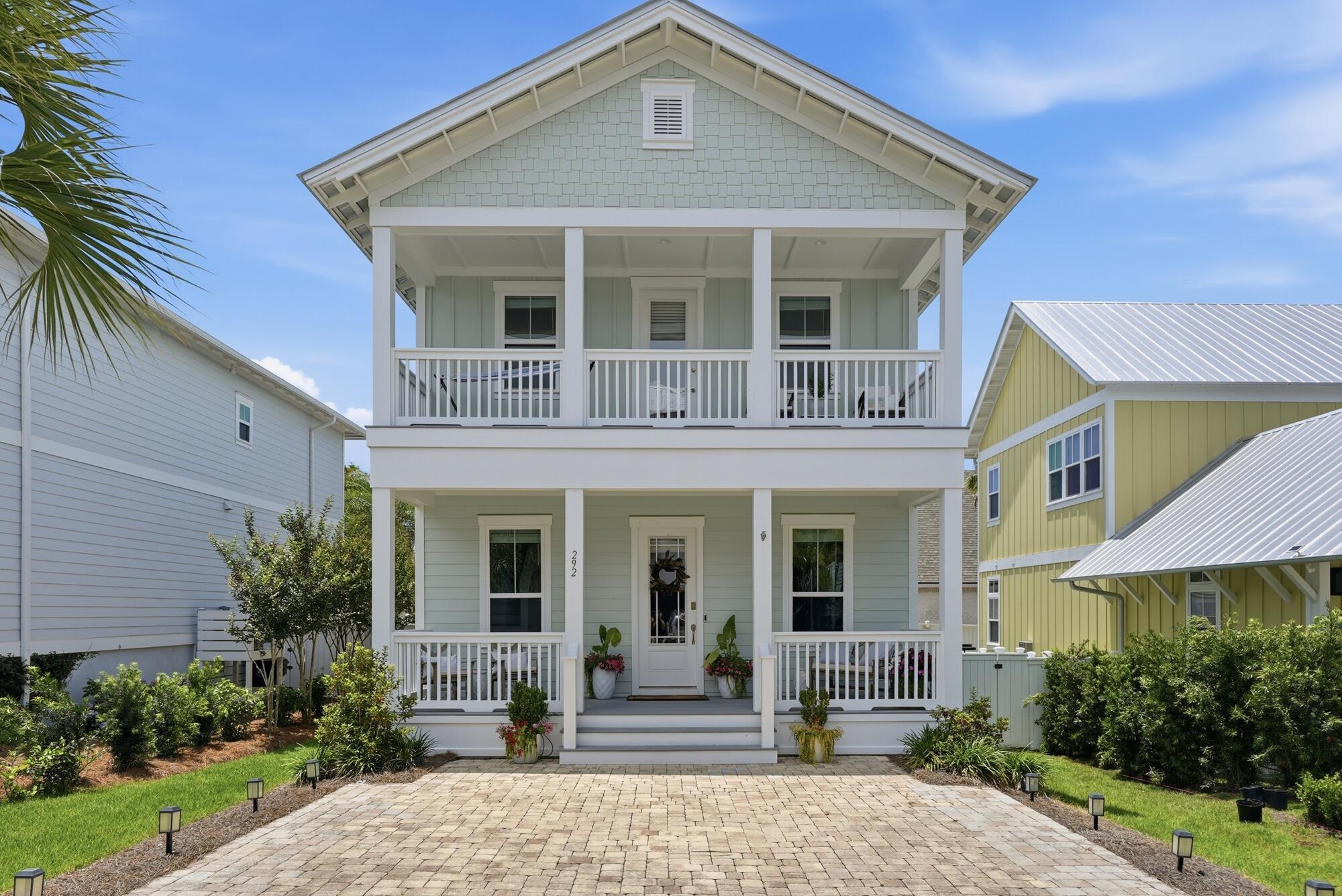 292 Grande Pointe Circle
