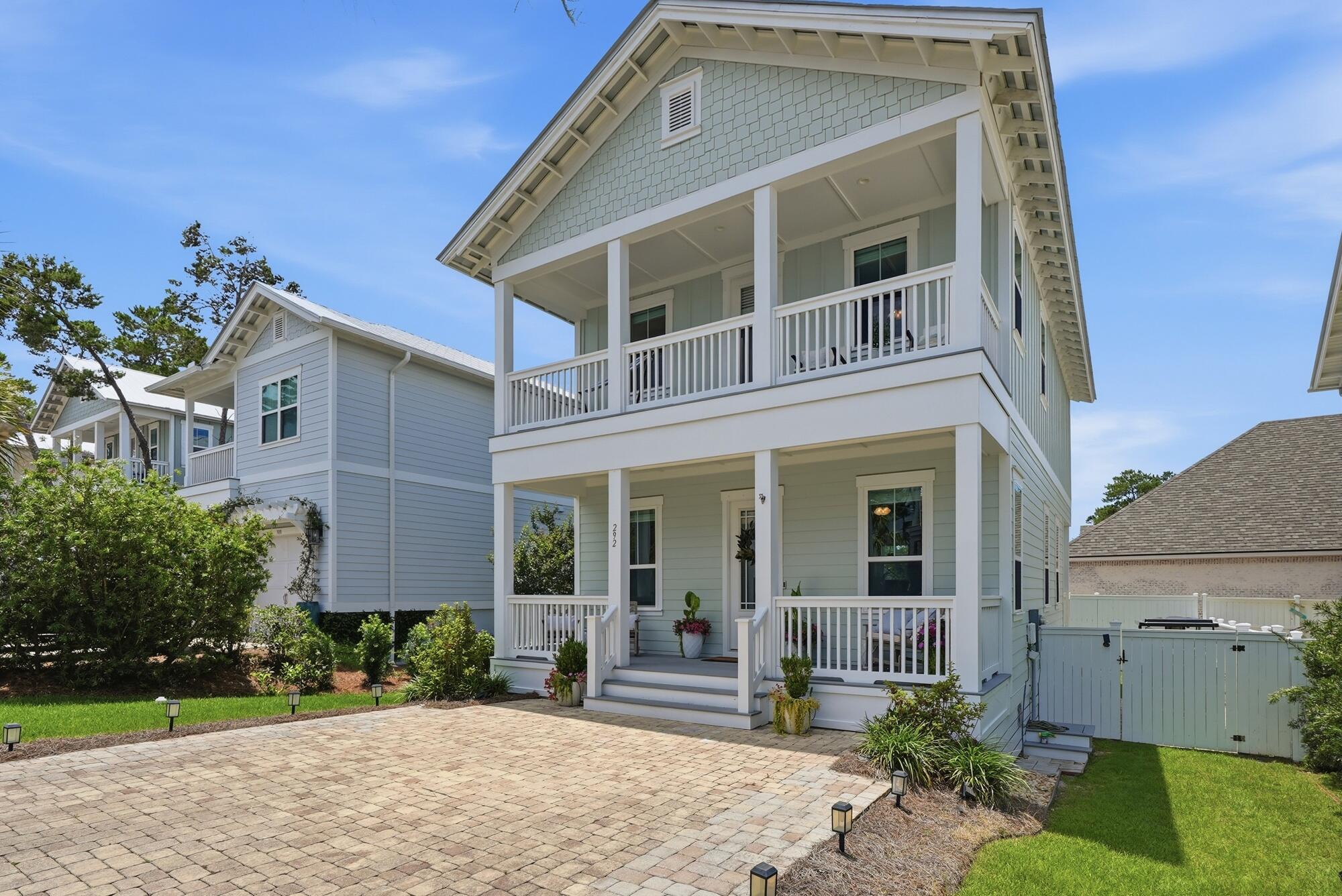 292 Grande Pointe Circle