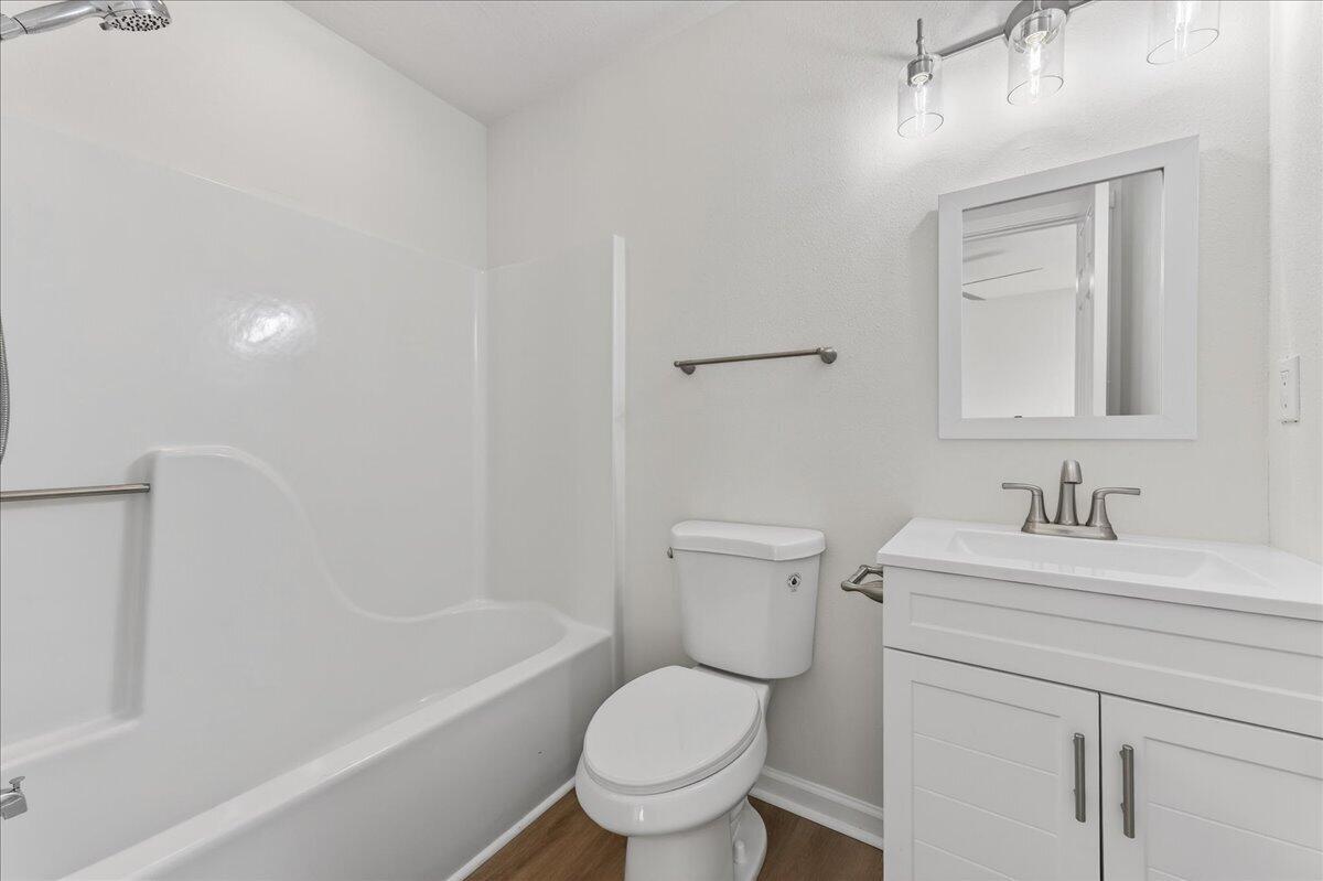 QUIET WOOD - Residential