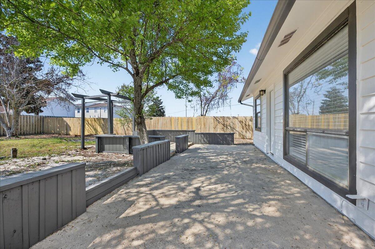 QUIET WOOD - Residential