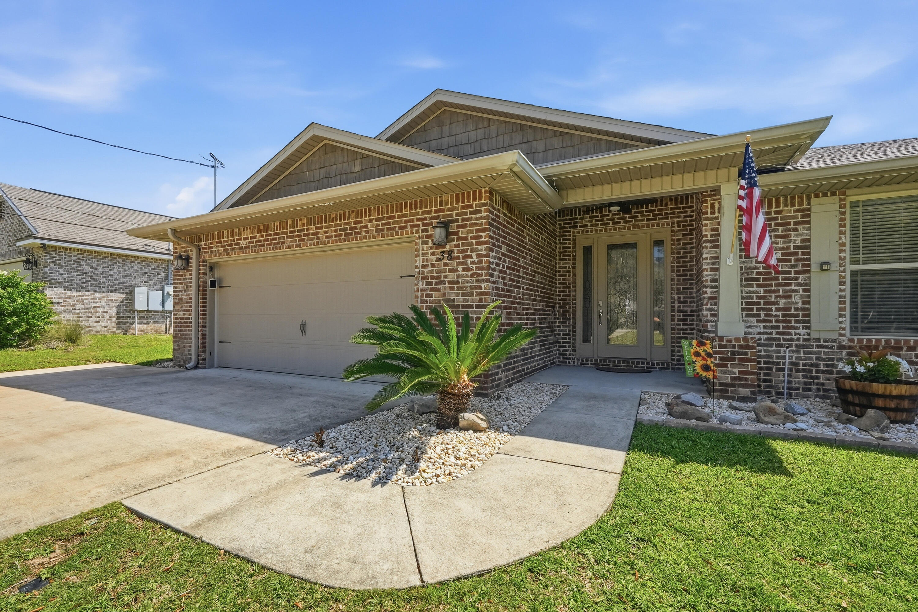 WOODLAND SHORES - Residential