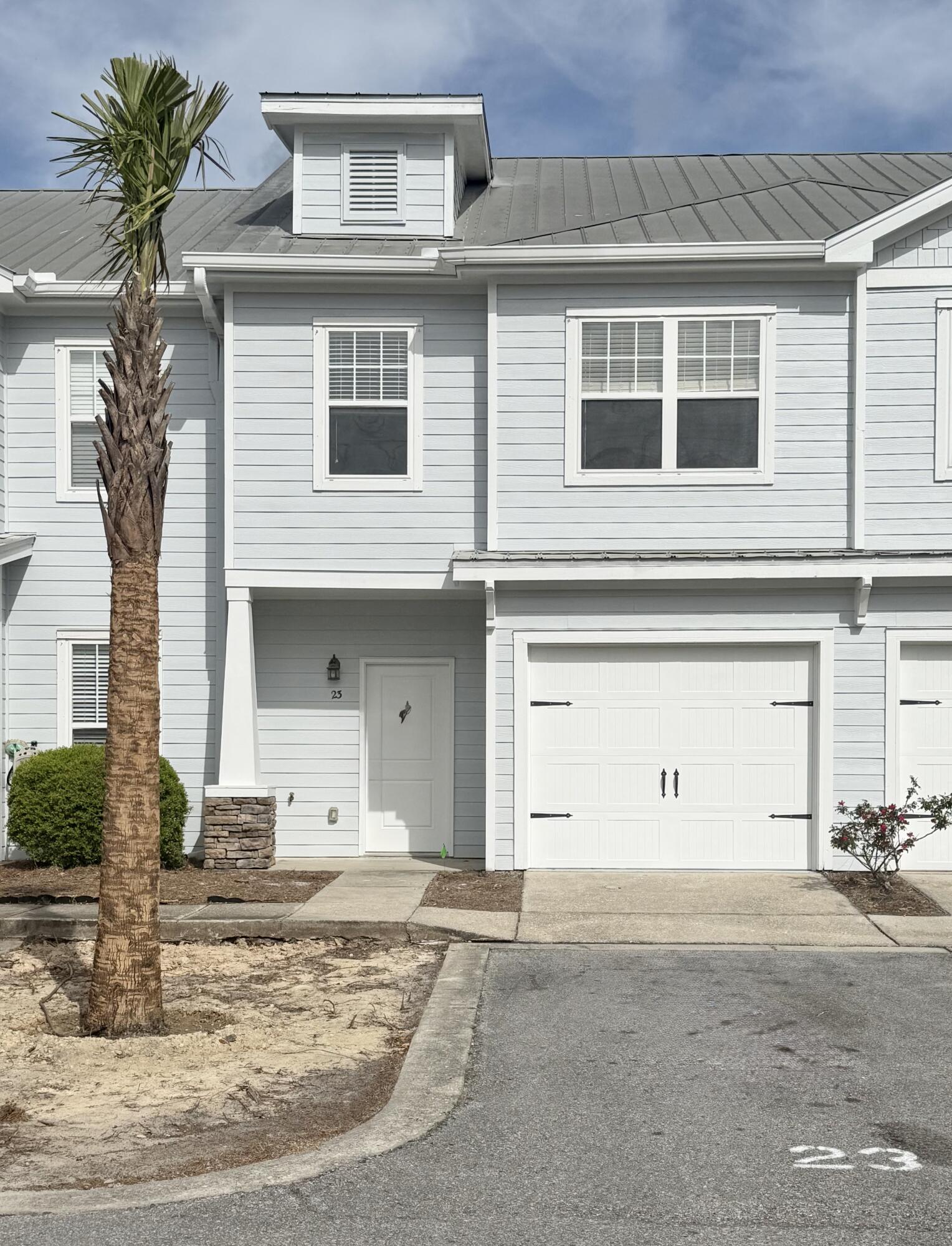 VERANDAS OF FREEPORT, THE - Residential Lease