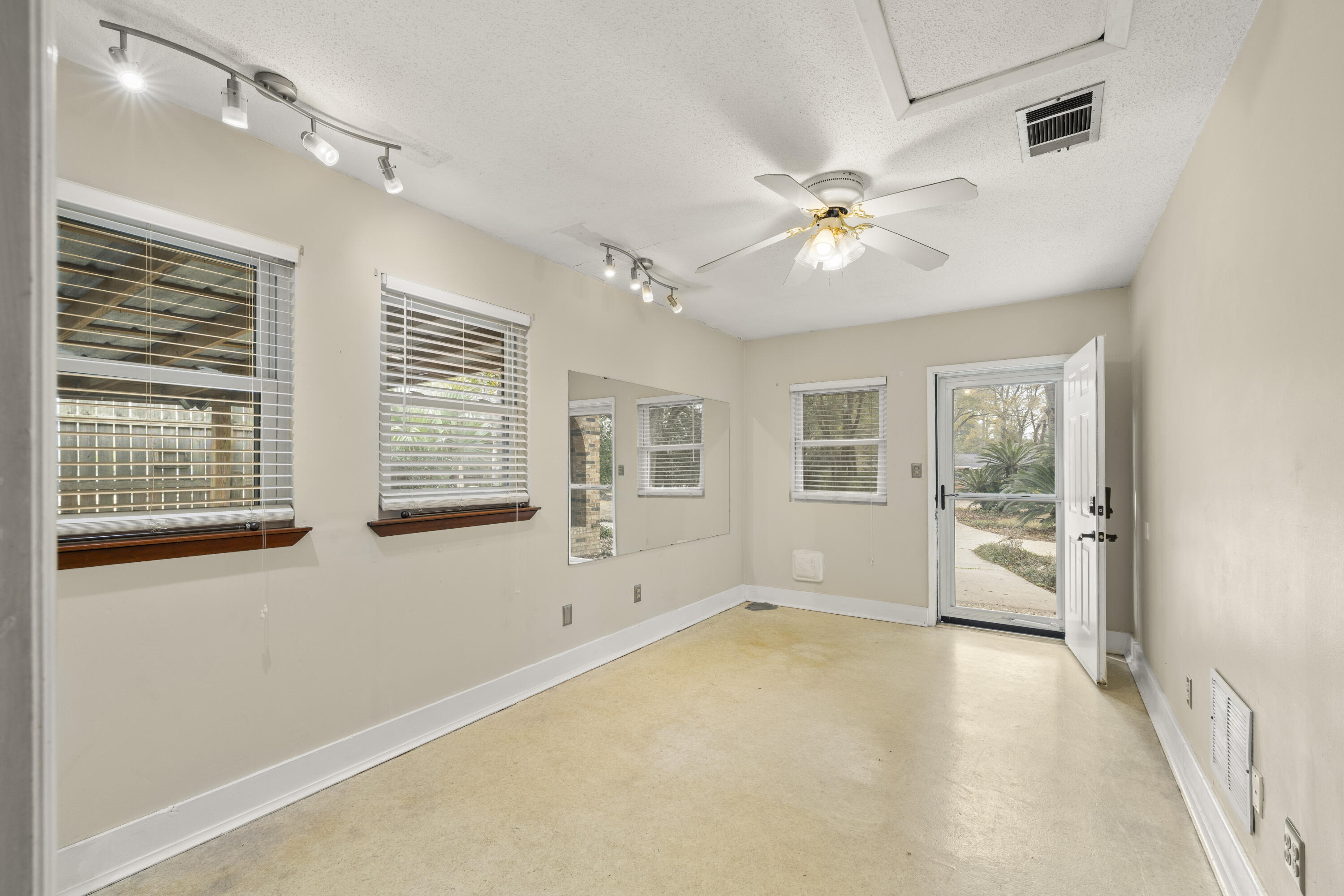 OAKDALE MINI FARMS RESUB BLK 05 - Residential