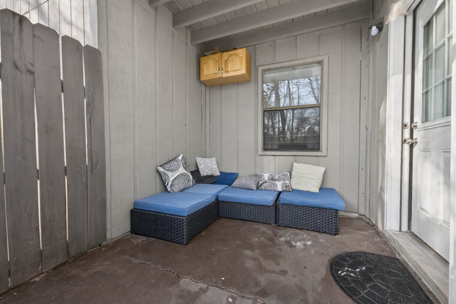 LEESA JENNIFER ACRES - Residential