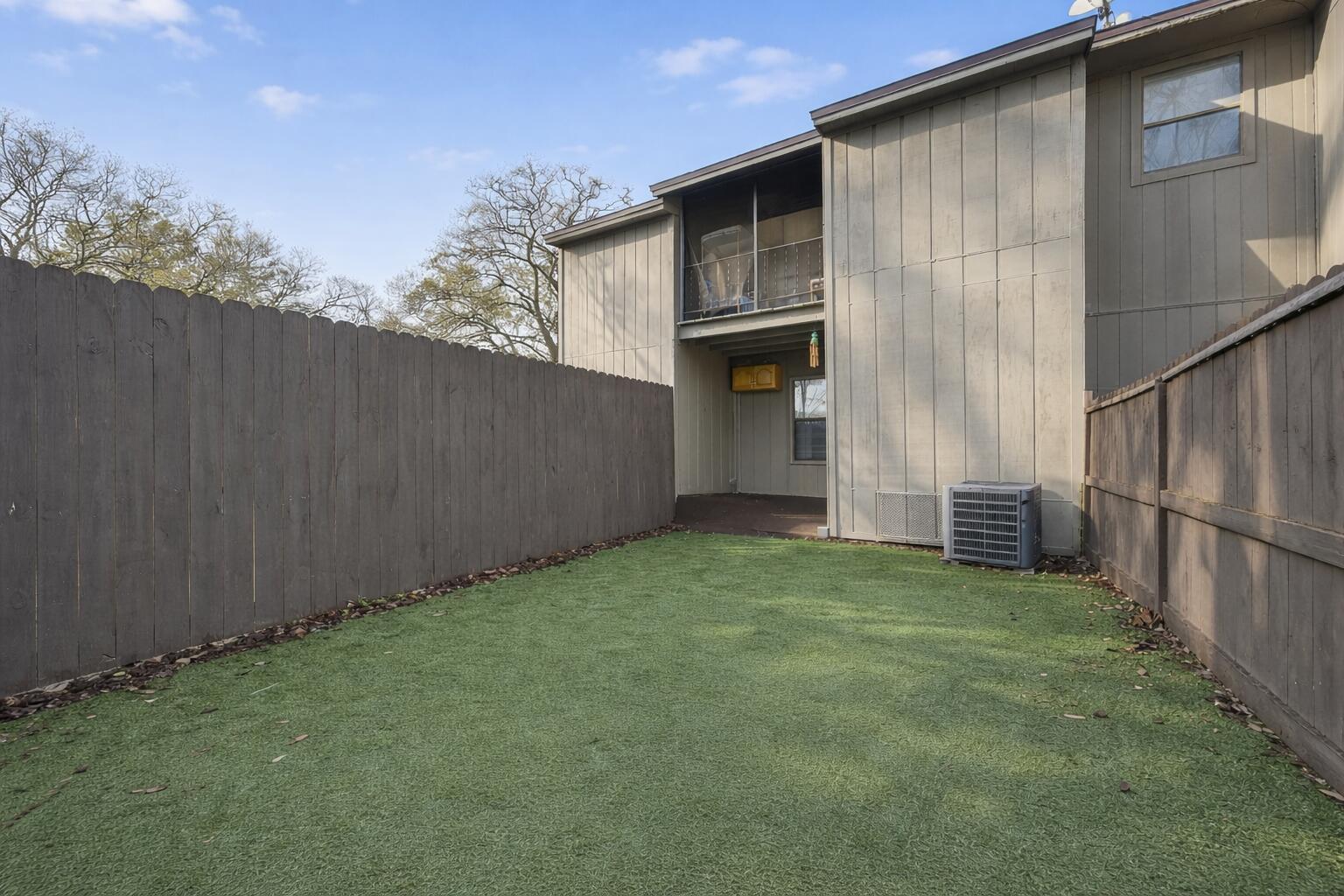 LEESA JENNIFER ACRES - Residential