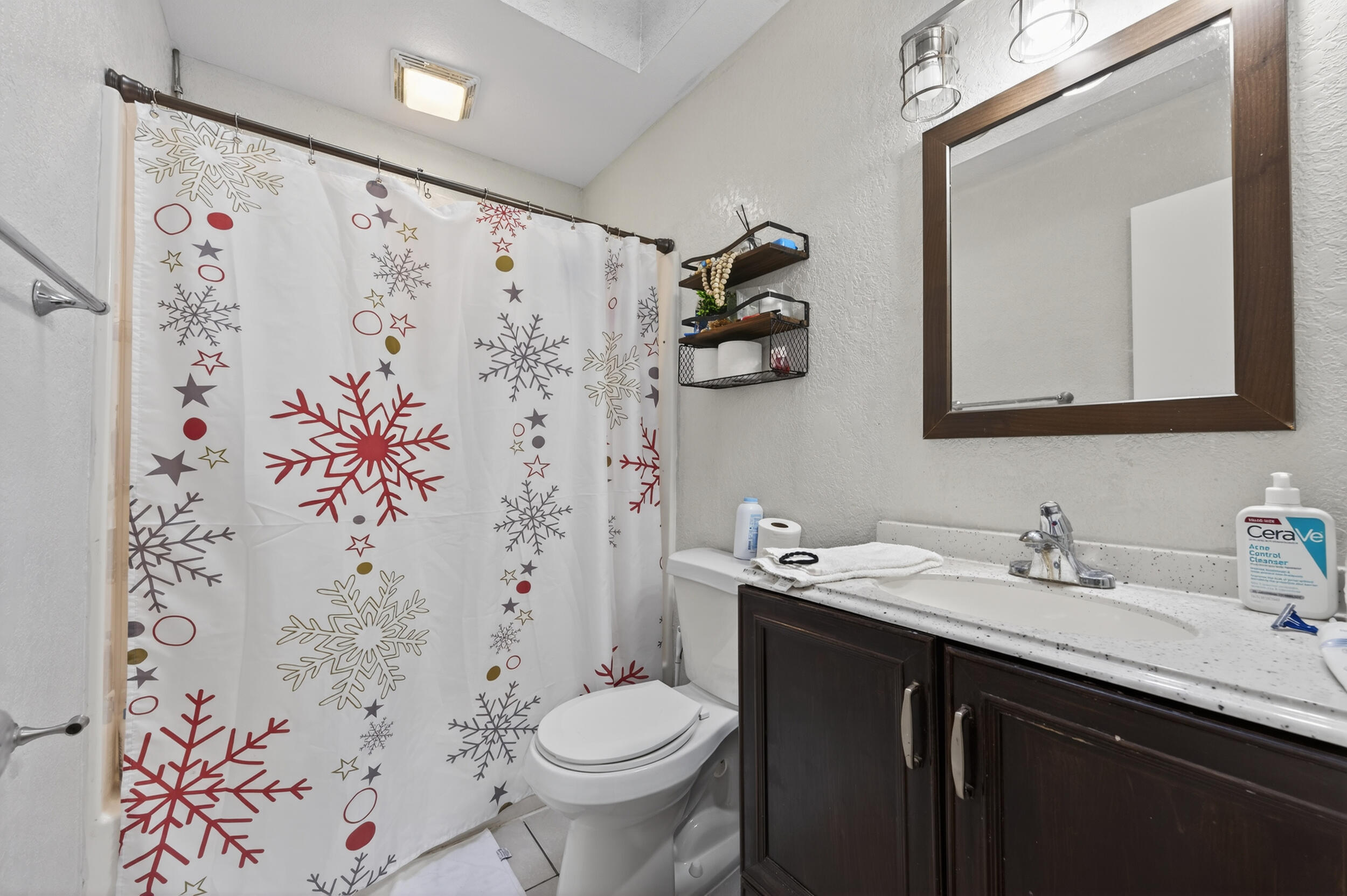 LEESA JENNIFER ACRES - Residential