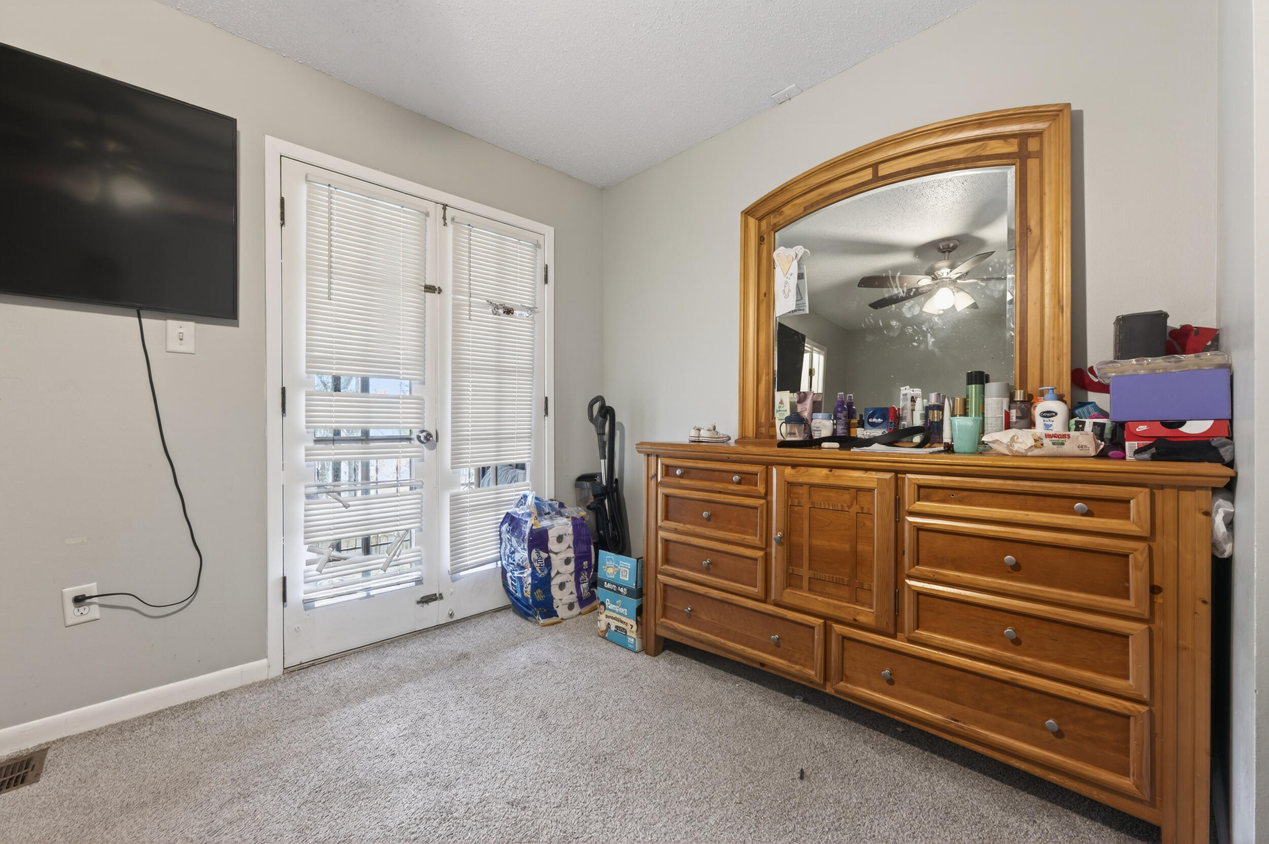 LEESA JENNIFER ACRES - Residential