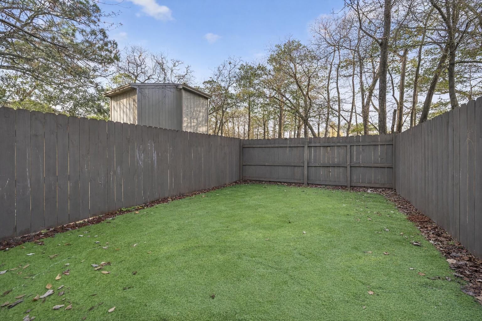 LEESA JENNIFER ACRES - Residential