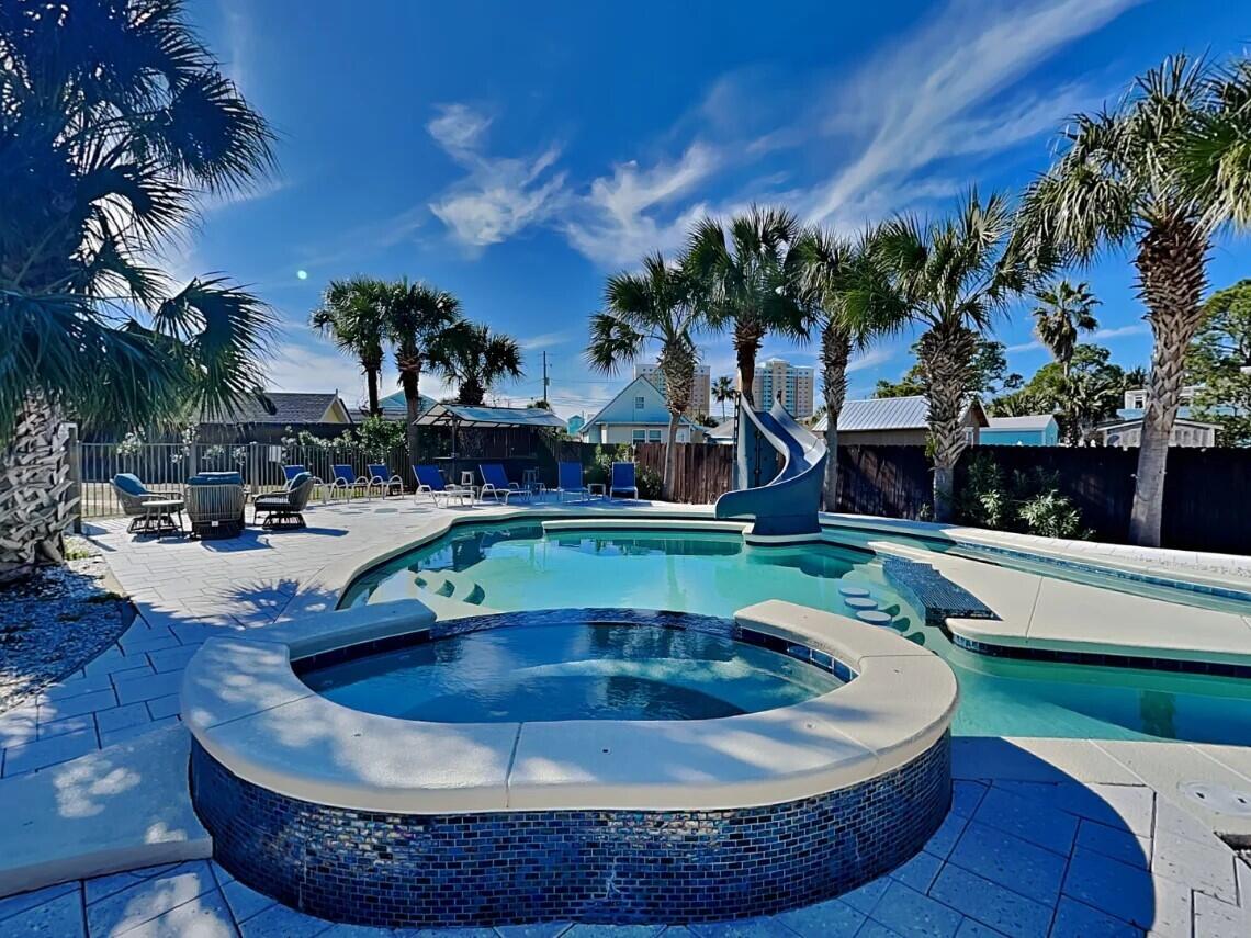 HOLIDAY BEACH UNIT 16 - Residential