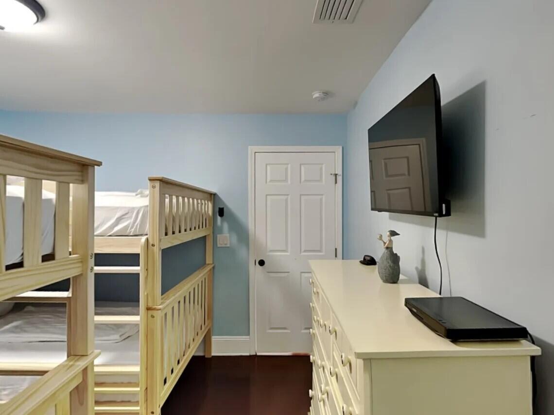 HOLIDAY BEACH UNIT 16 - Residential