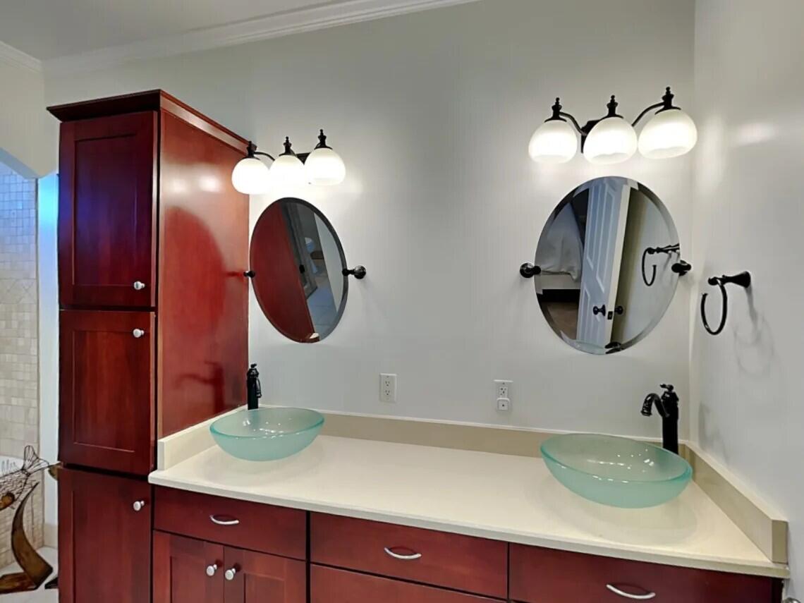 HOLIDAY BEACH UNIT 16 - Residential