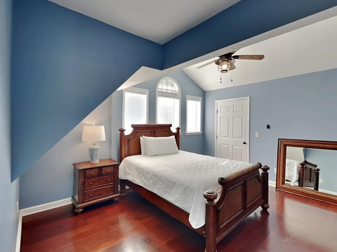 HOLIDAY BEACH UNIT 16 - Residential