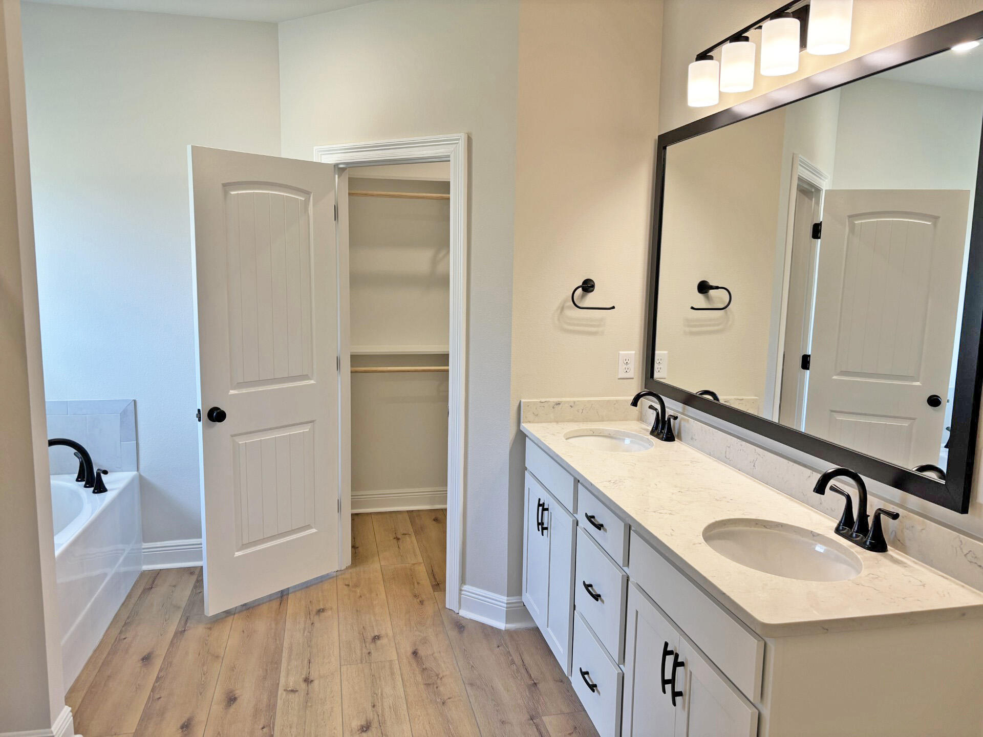 HOUSTON PLACE - Residential