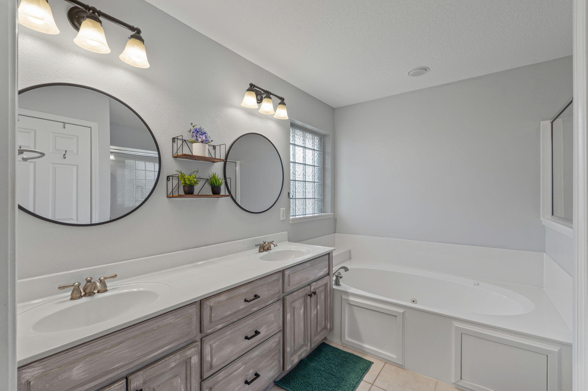 HARVELLS CROSSING - Residential