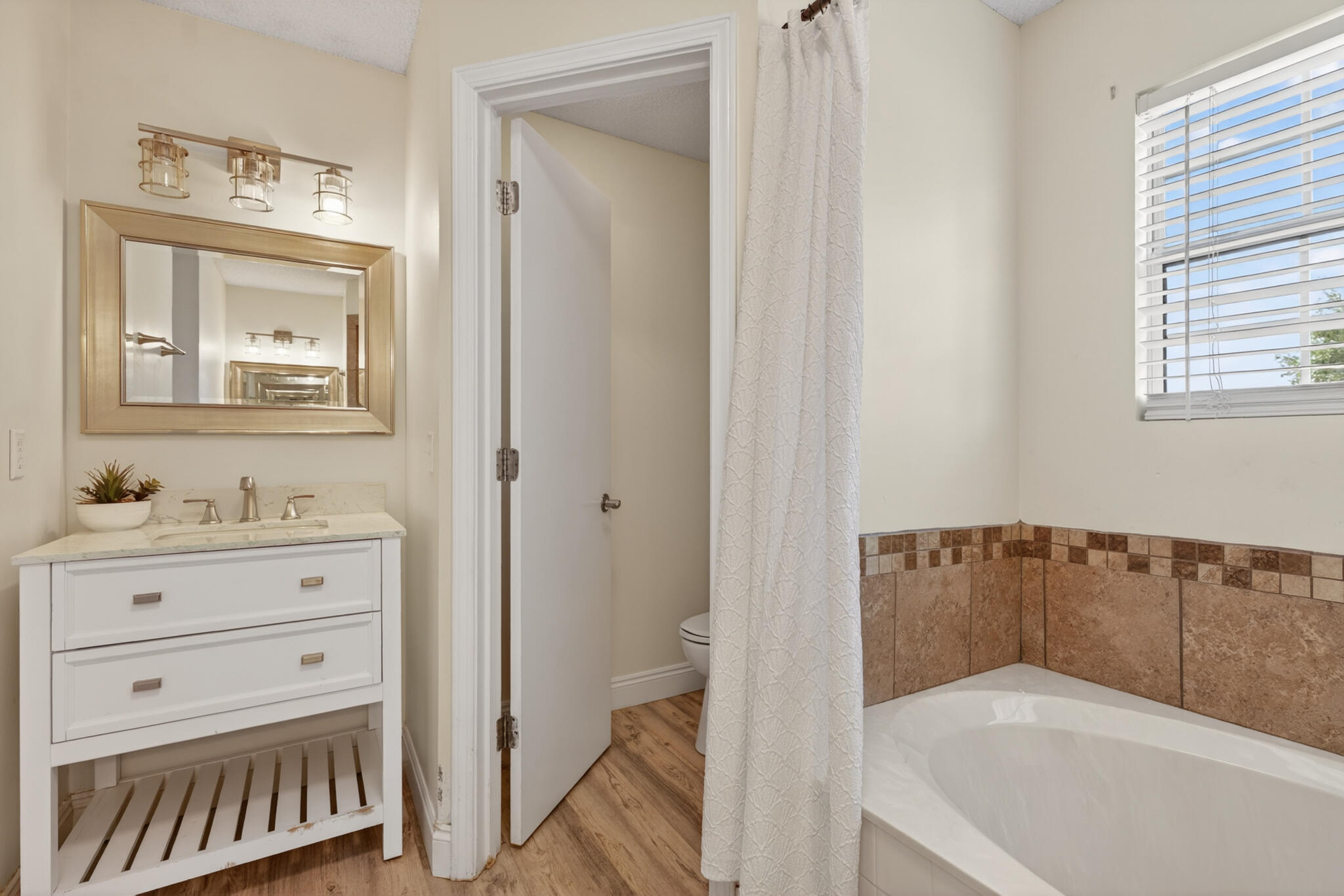 COUNTRYVIEW ESTATES 4TH ADDN PH 2 - Residential