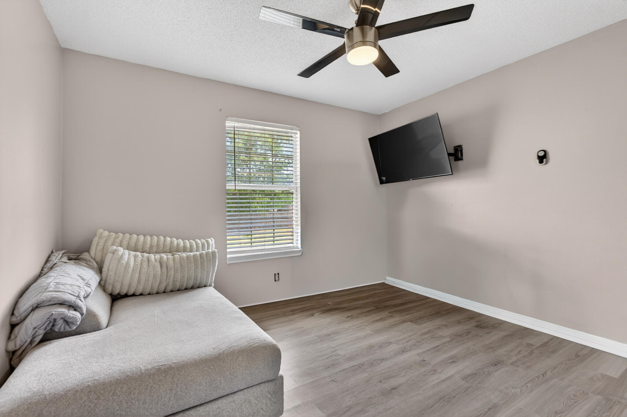 COUNTRYVIEW ESTATES 4TH ADDN PH 2 - Residential