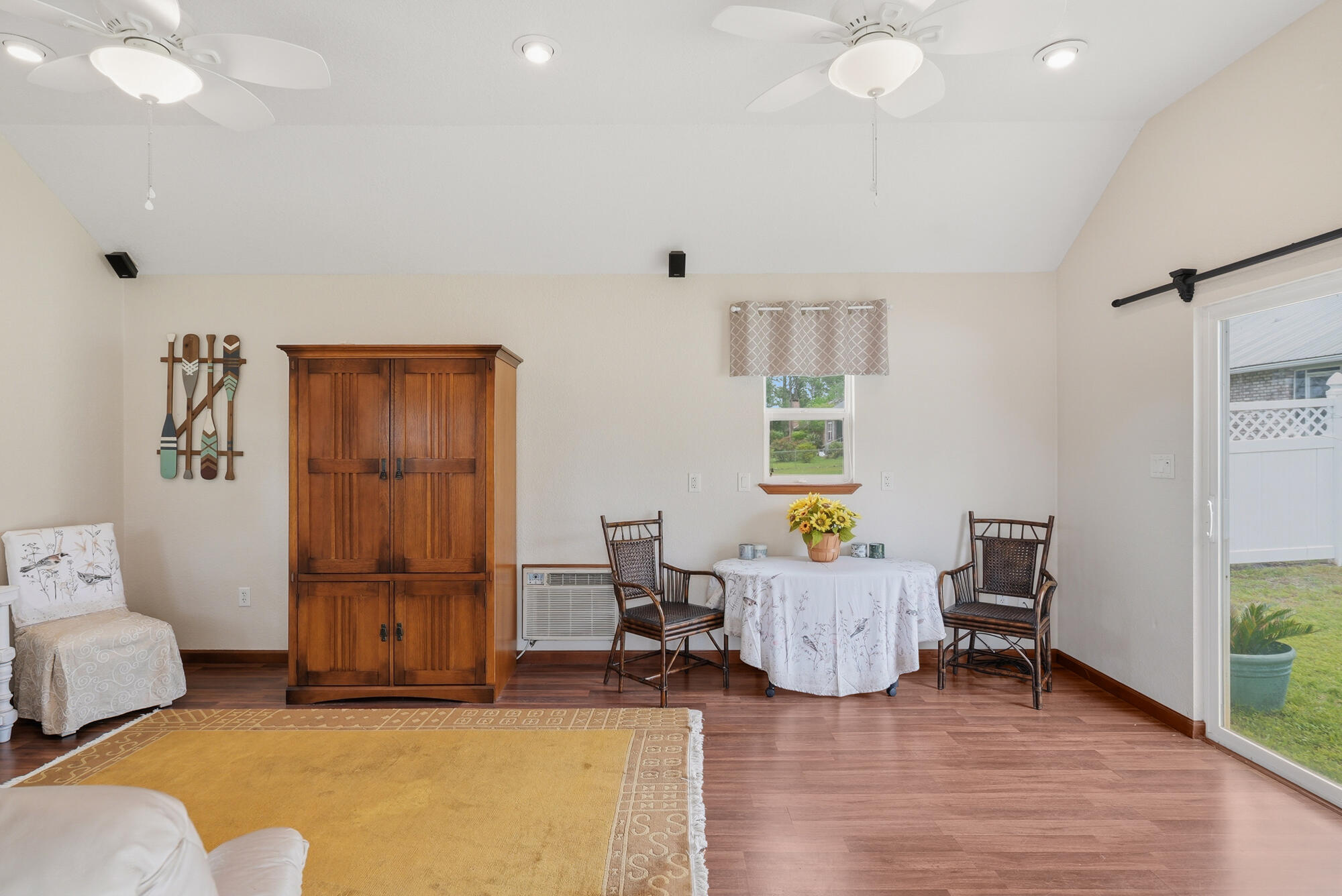 TEN LAKE ESTATES/LAKESHORE GARDENS - Residential