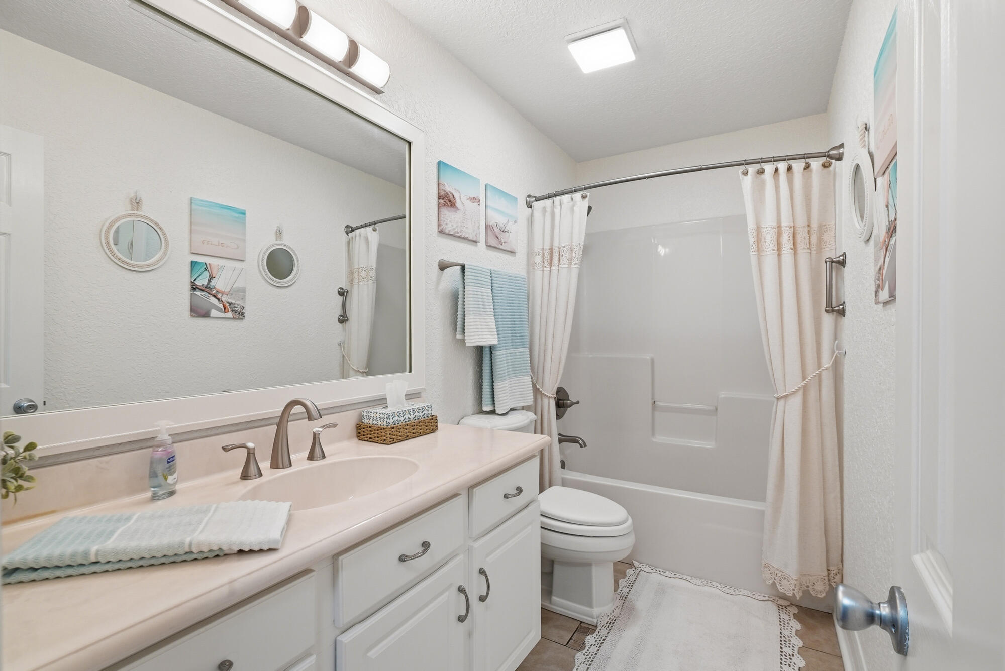 TEN LAKE ESTATES/LAKESHORE GARDENS - Residential