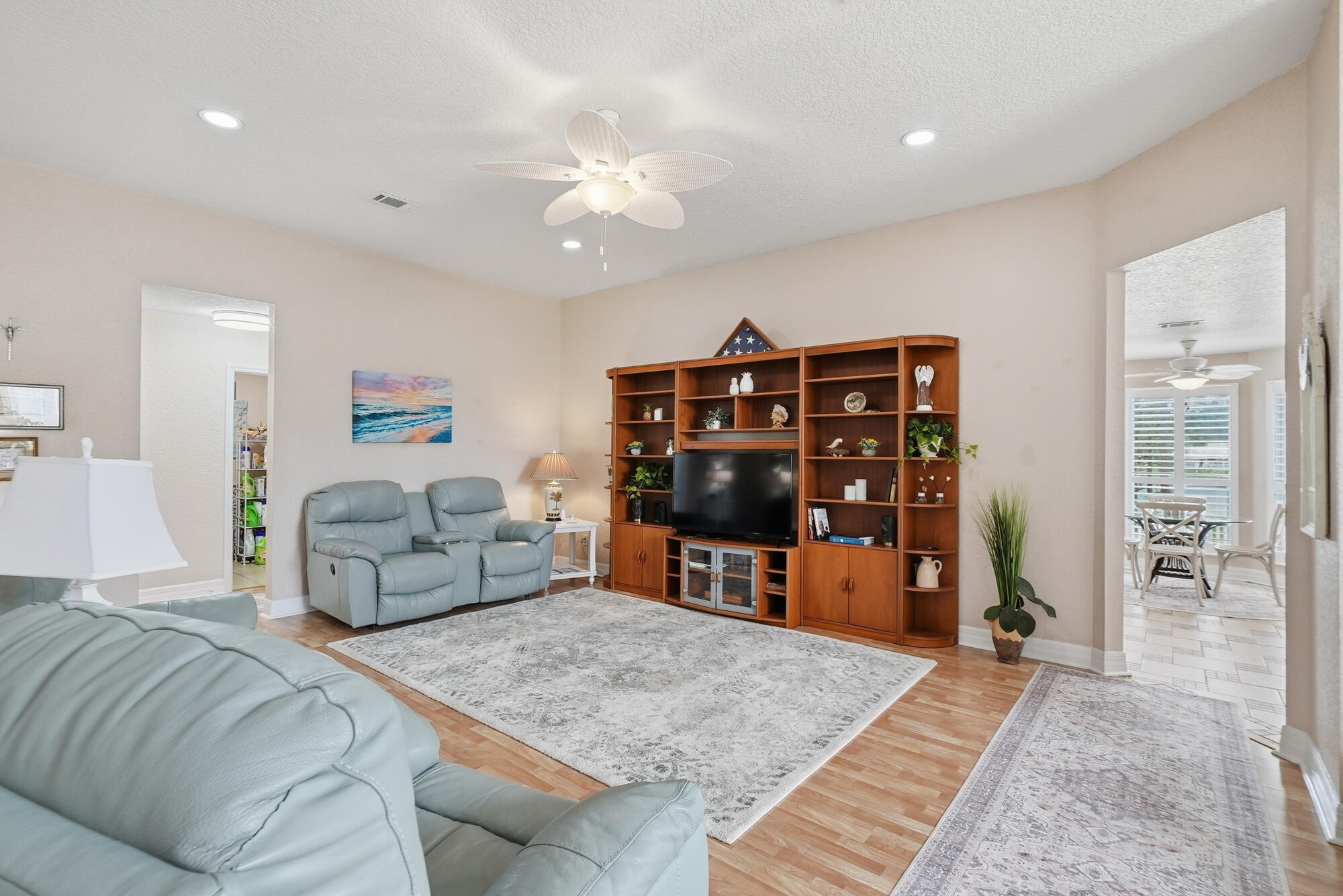 TEN LAKE ESTATES/LAKESHORE GARDENS - Residential