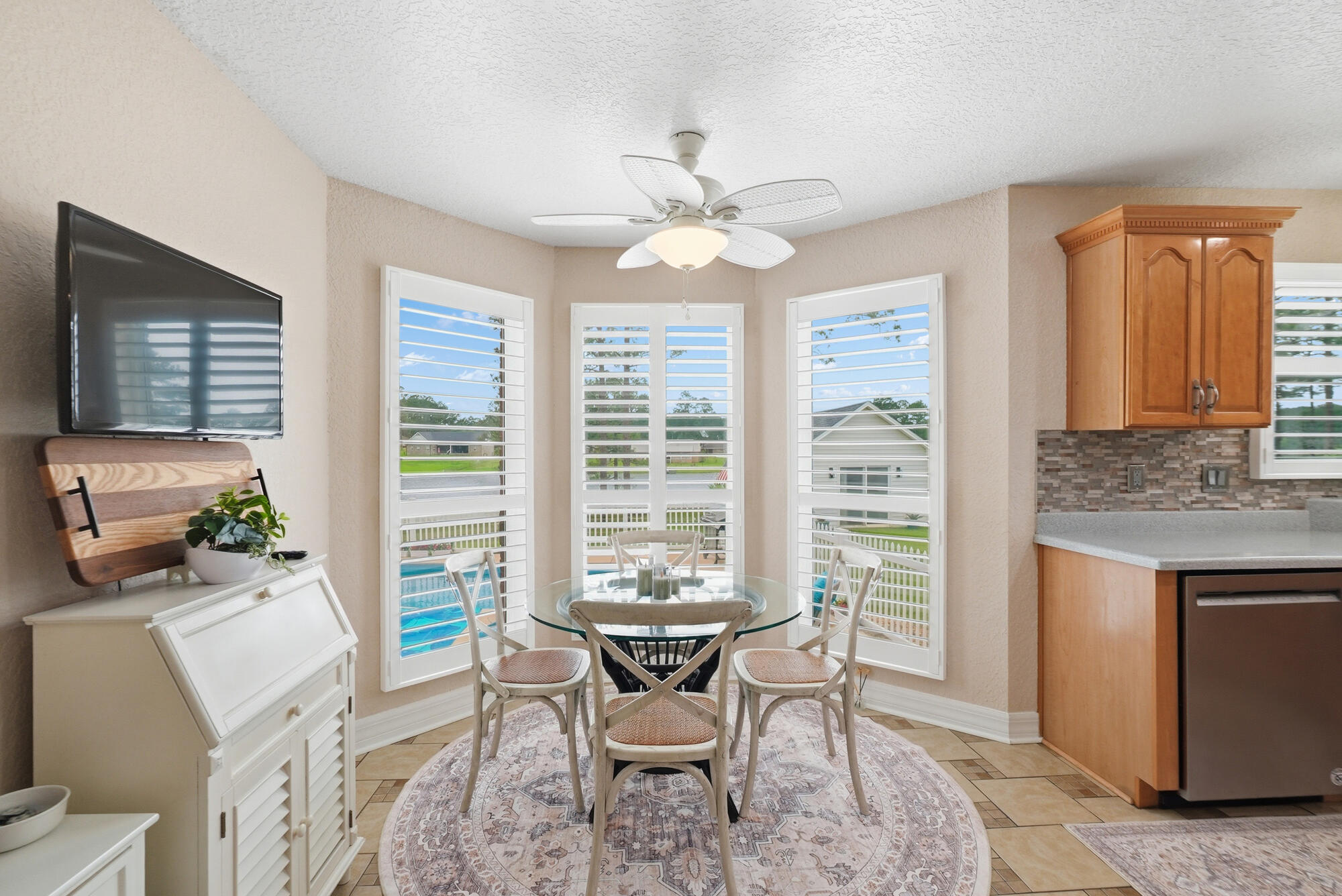 TEN LAKE ESTATES/LAKESHORE GARDENS - Residential