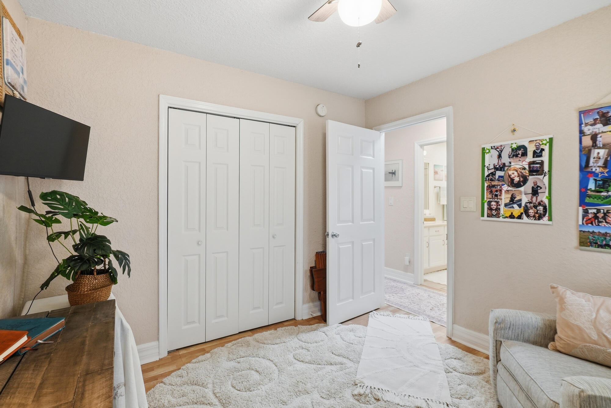 TEN LAKE ESTATES/LAKESHORE GARDENS - Residential