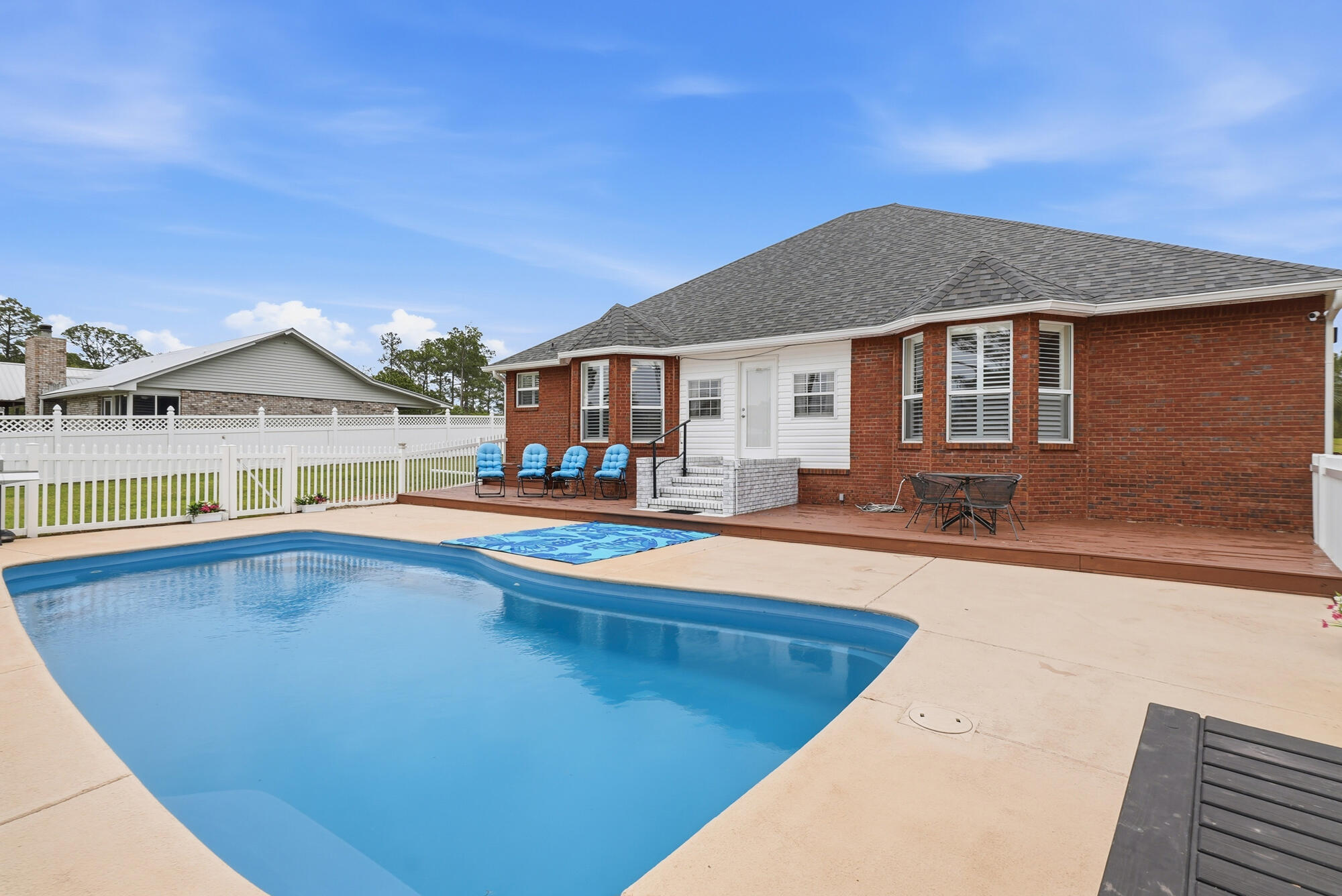 TEN LAKE ESTATES/LAKESHORE GARDENS - Residential