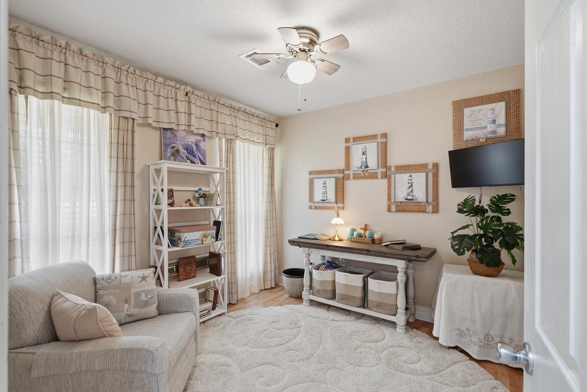 TEN LAKE ESTATES/LAKESHORE GARDENS - Residential