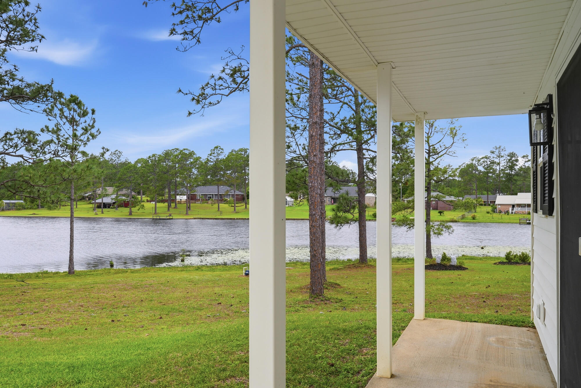 TEN LAKE ESTATES/LAKESHORE GARDENS - Residential