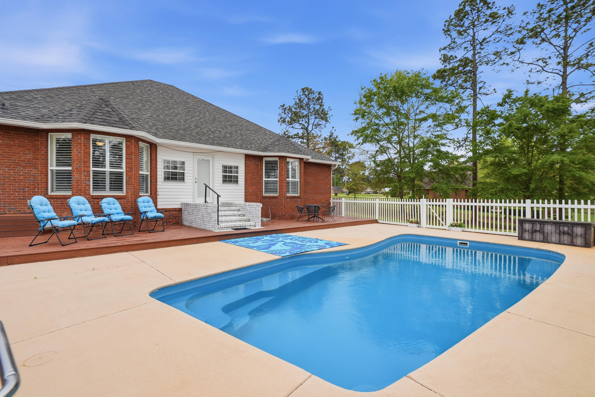 TEN LAKE ESTATES/LAKESHORE GARDENS - Residential