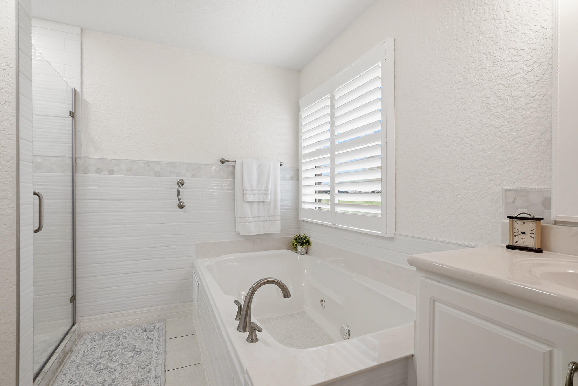 TEN LAKE ESTATES/LAKESHORE GARDENS - Residential