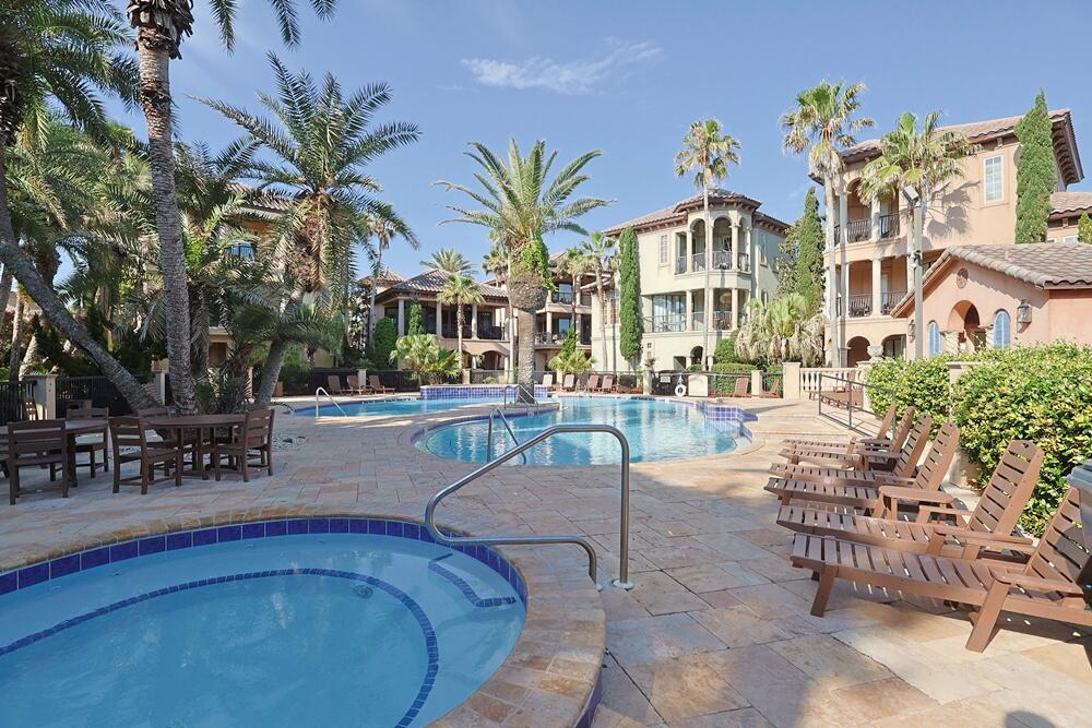 SAINT TROPEZ - Residential