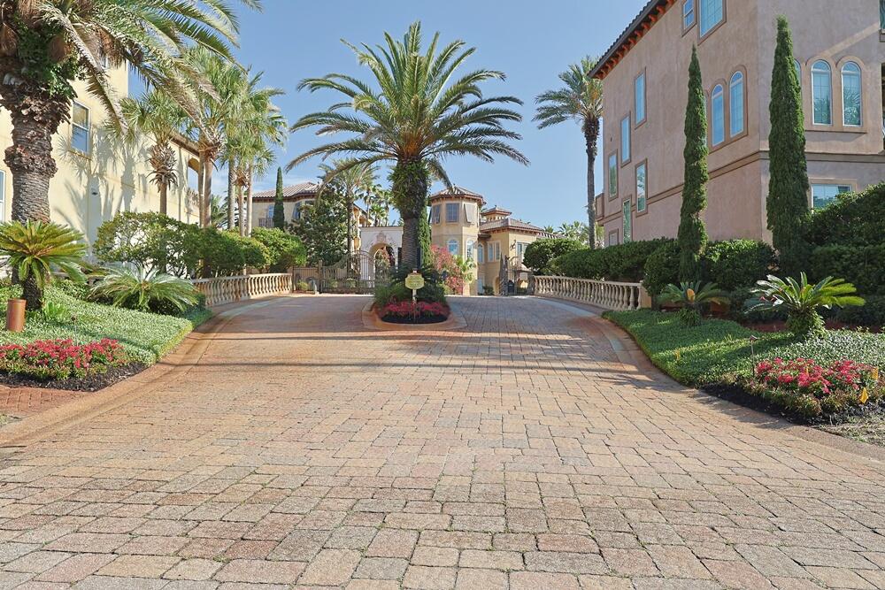 SAINT TROPEZ - Residential