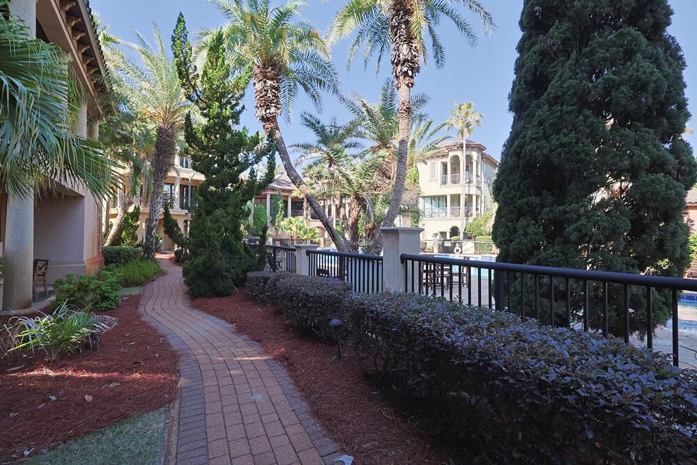 SAINT TROPEZ - Residential