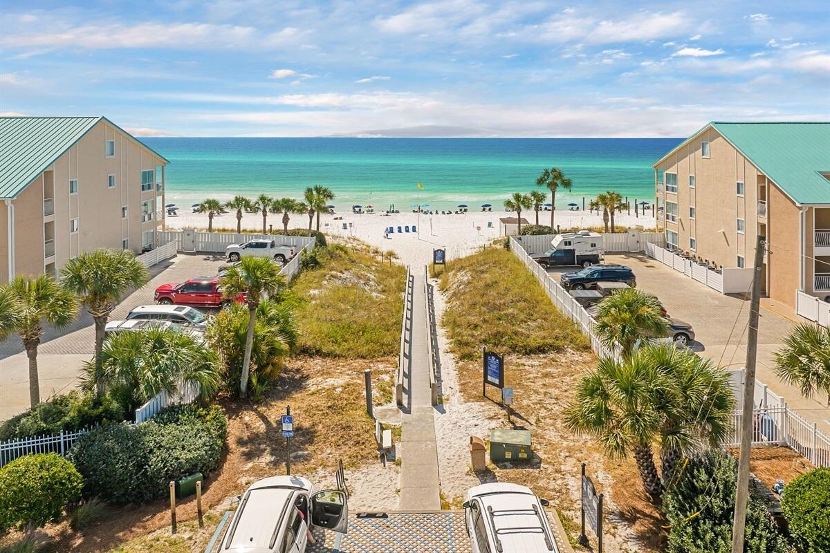 CRYSTAL BEACH - Residential