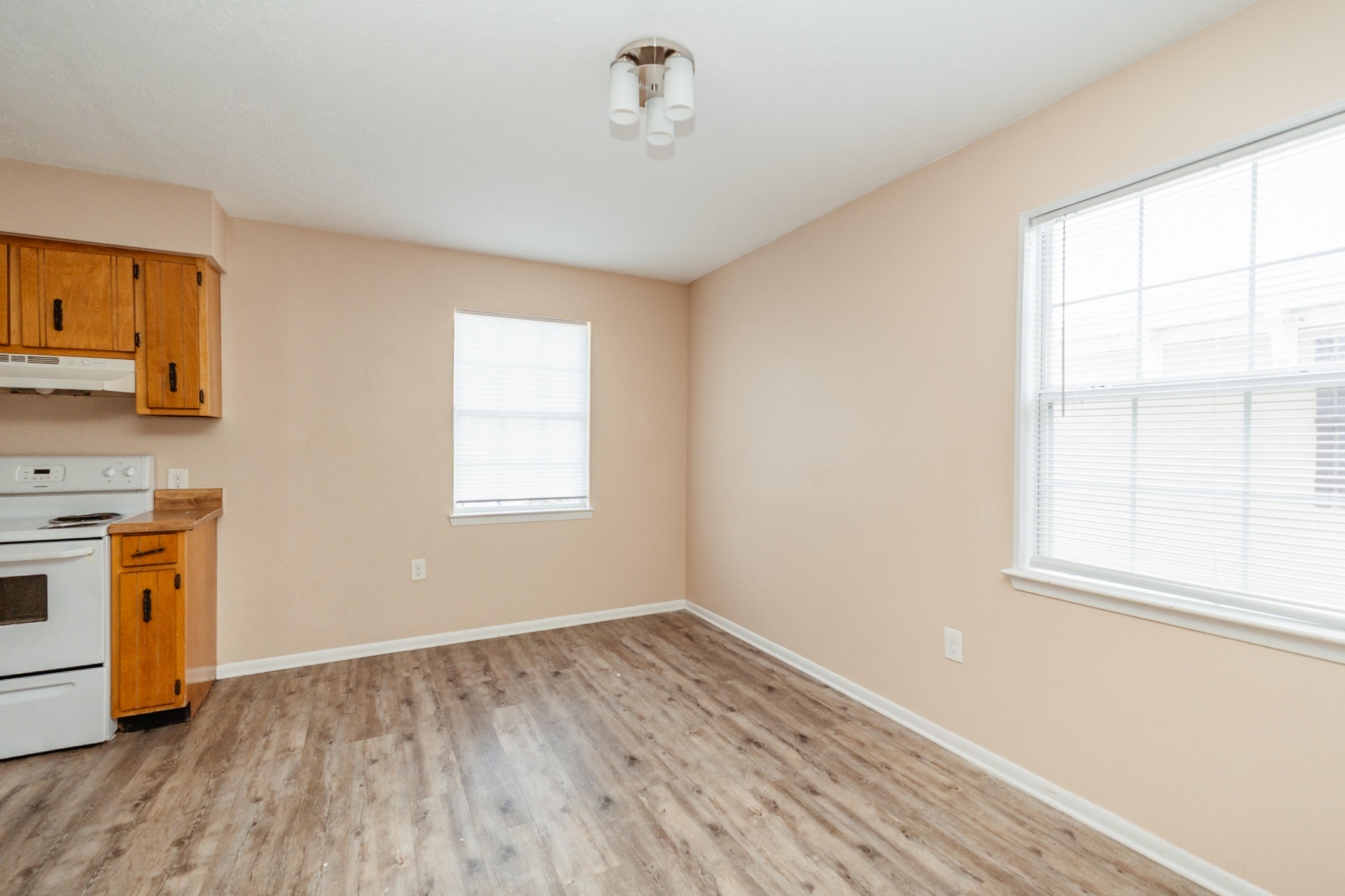 BAY BREEZE - Residential Lease