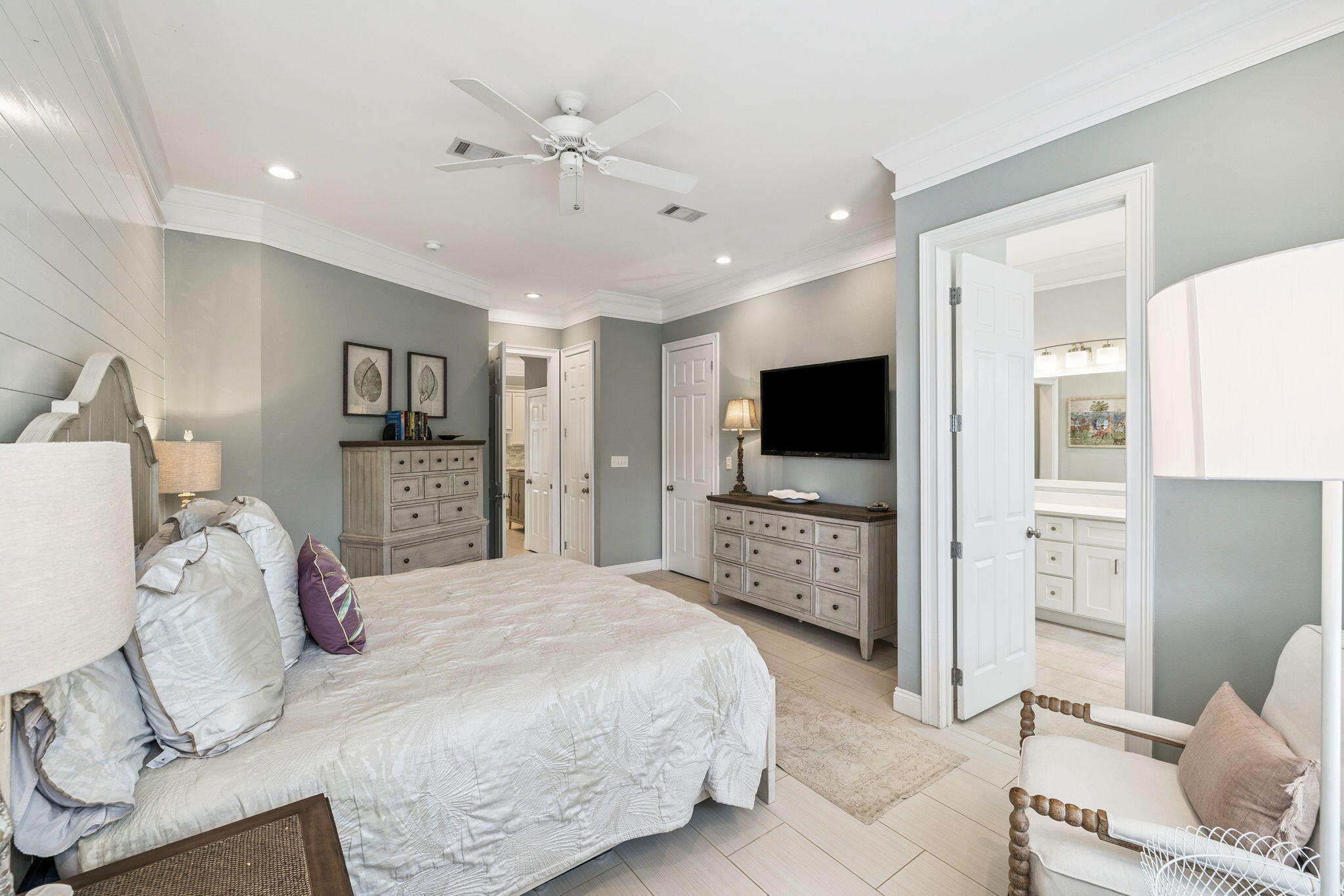 FAIRWAY VILLAS - Residential