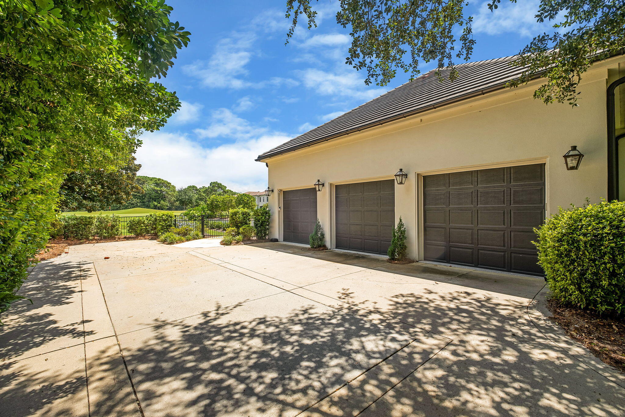 3326 Club Drive