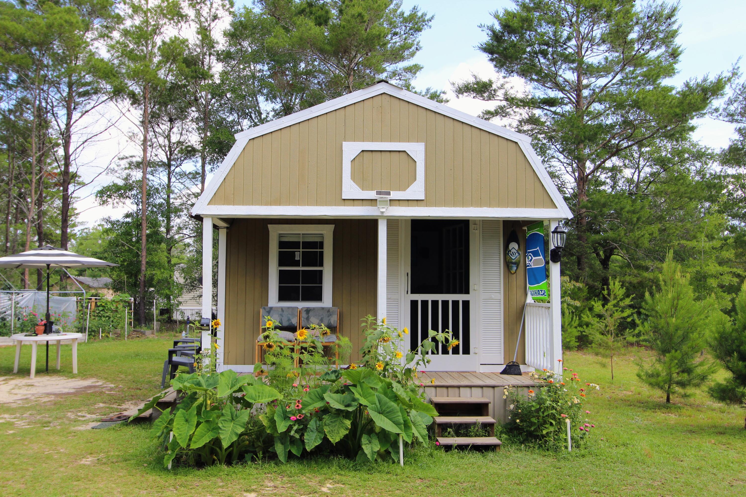 Defuniak Springs - Land