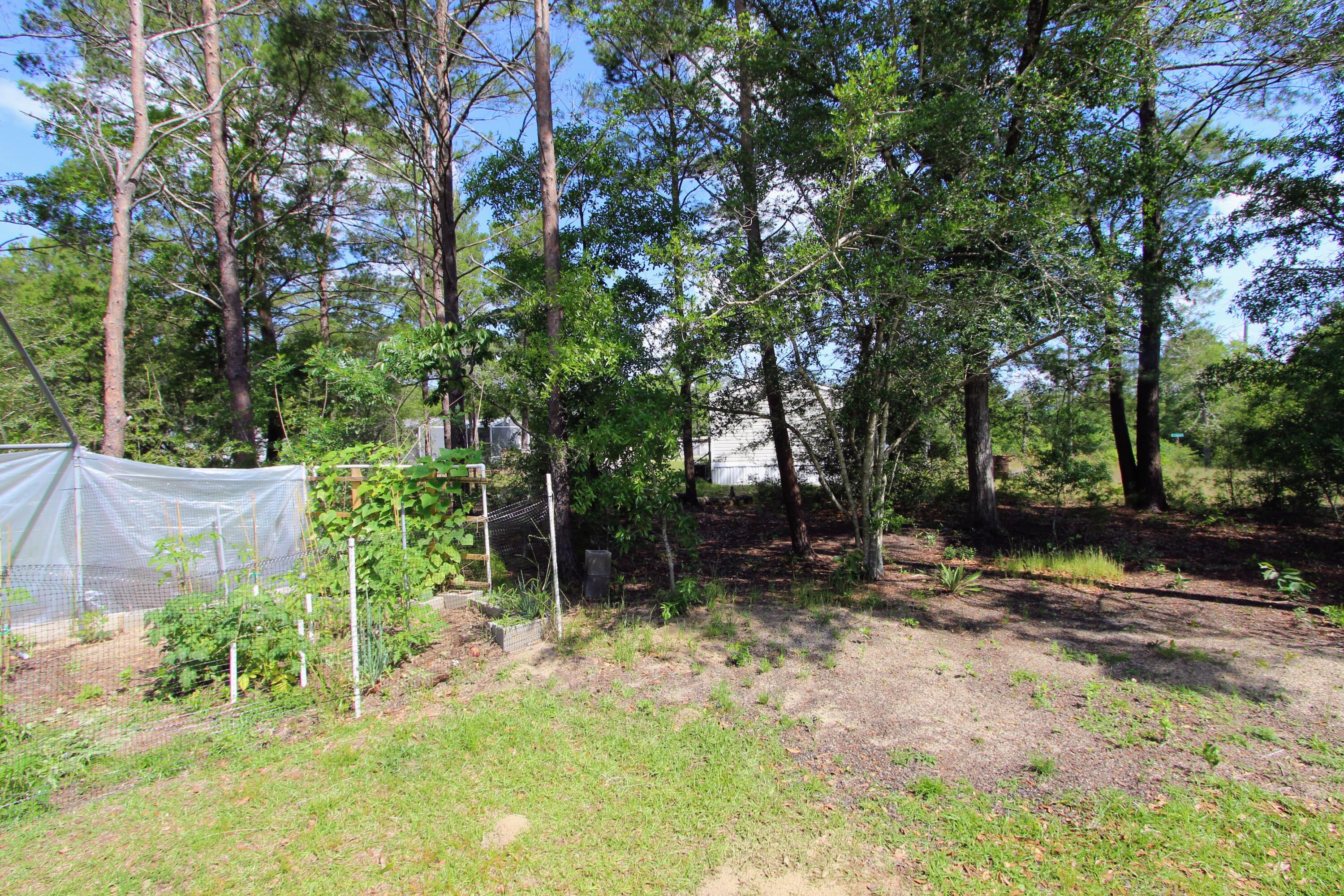 Defuniak Springs - Land