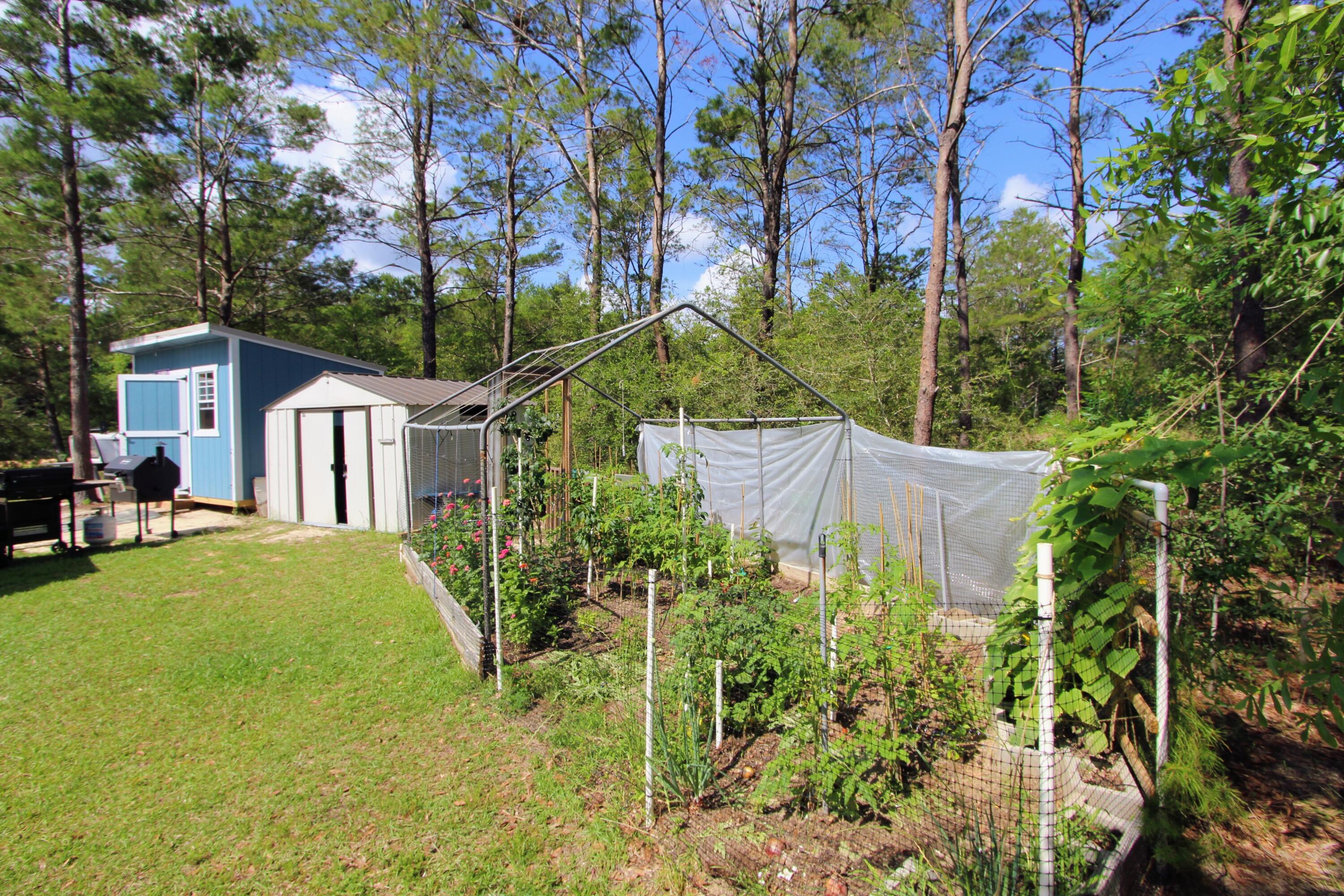 Defuniak Springs - Land